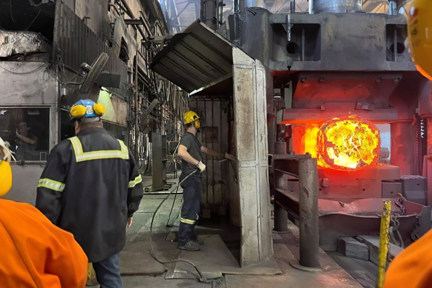 Un presse de 5000 tonnes