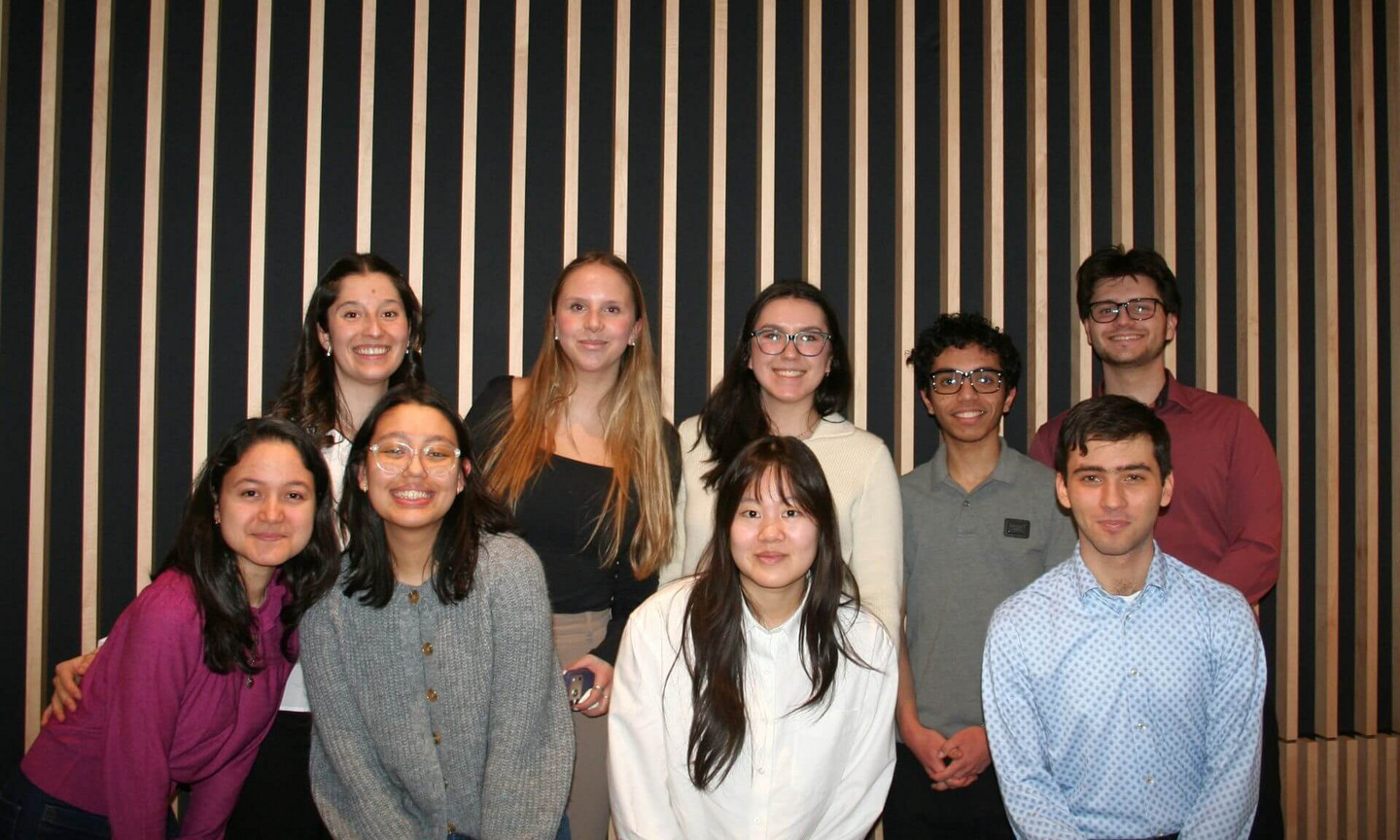 L’équipe de REMED est composée de Nicolas Dostie, Robert Tuta, Thea Iulia Dimbu, Sotiris Papadeas, Denisse Dan, Helen Liu, Dilinur Abdumutalova, Gracy Shrestha et Maggie Vaillancourt, notamment.