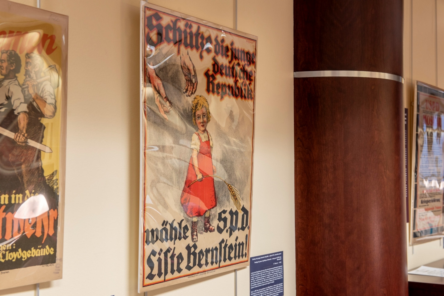 L'exposition d’affiches rares à La Bibliothèque des livres rares et collections spéciales