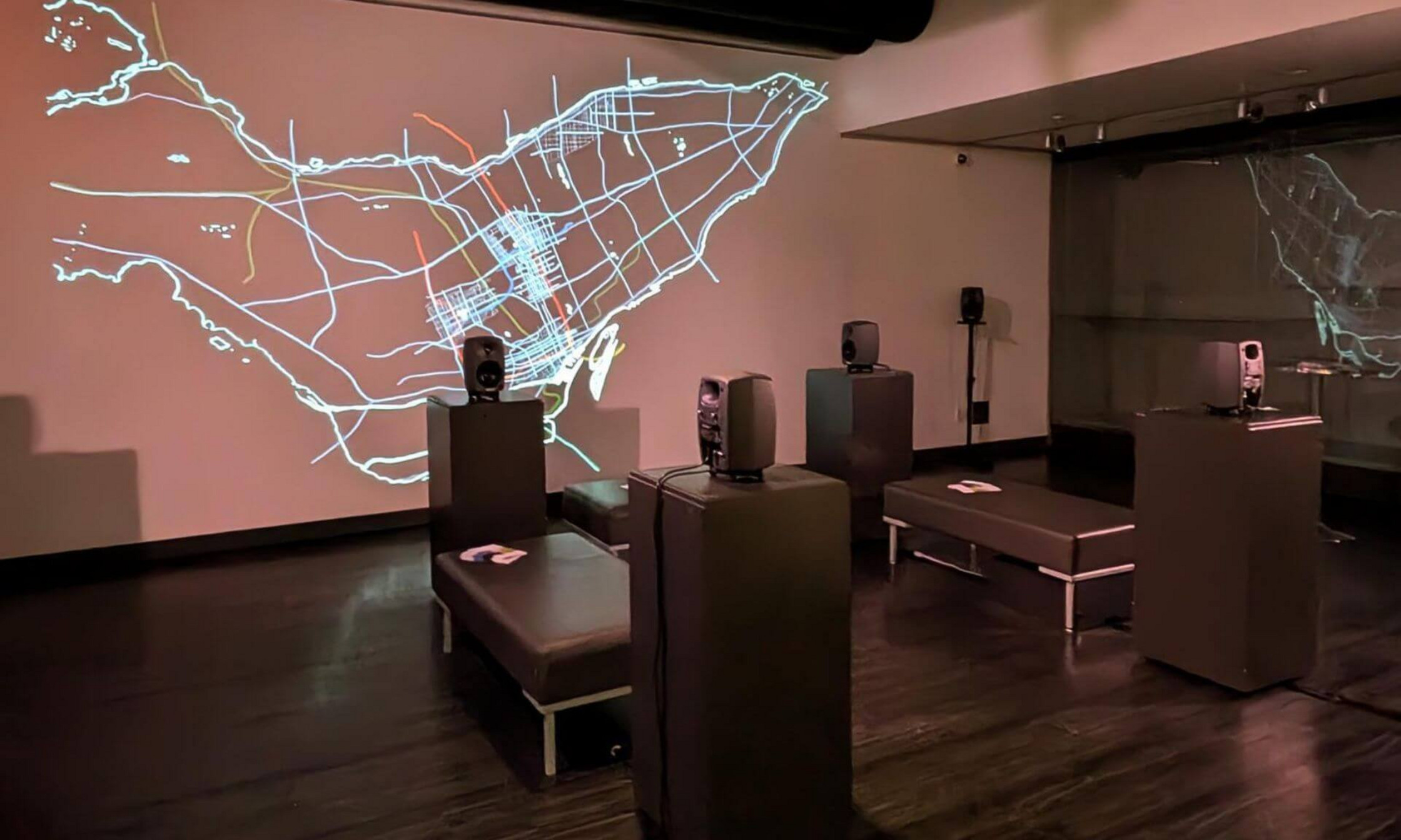 L'exposition J’habite une ville: de Perrault à aujourd’hui.