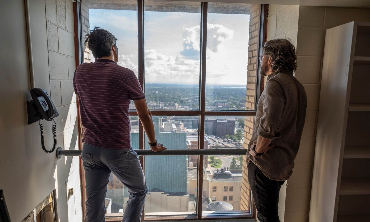Le groupe a ensuite pu voir le 21e étage de la tour du pavillon