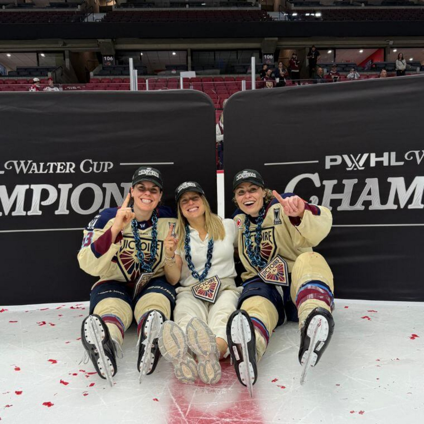 Alexandra Labelle, la préparatrice physique pour les Carabins et la Victoire Emmanuelle Blais et Catherine Dubois, aussi ex-membre des Carabins