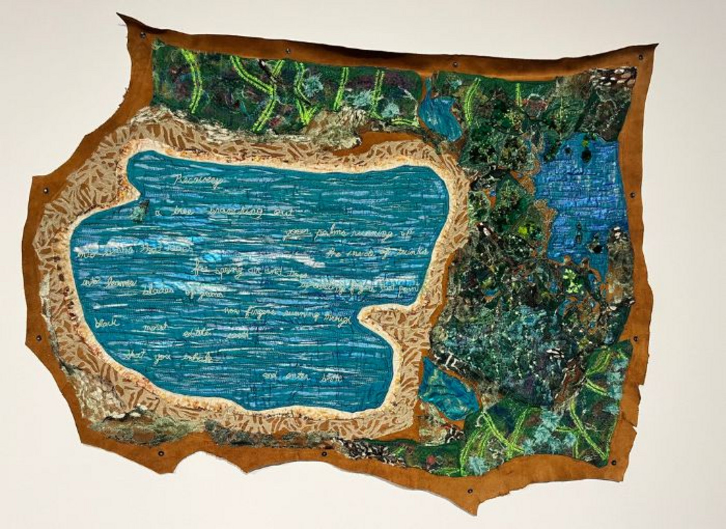 Les œuvres textiles de Heather Shillinglaw rendent hommage aux lacs de son enfance.