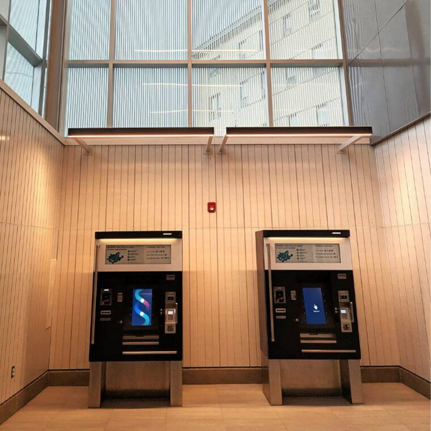 L'édicule intérieur à la station Édouard-Montpetit