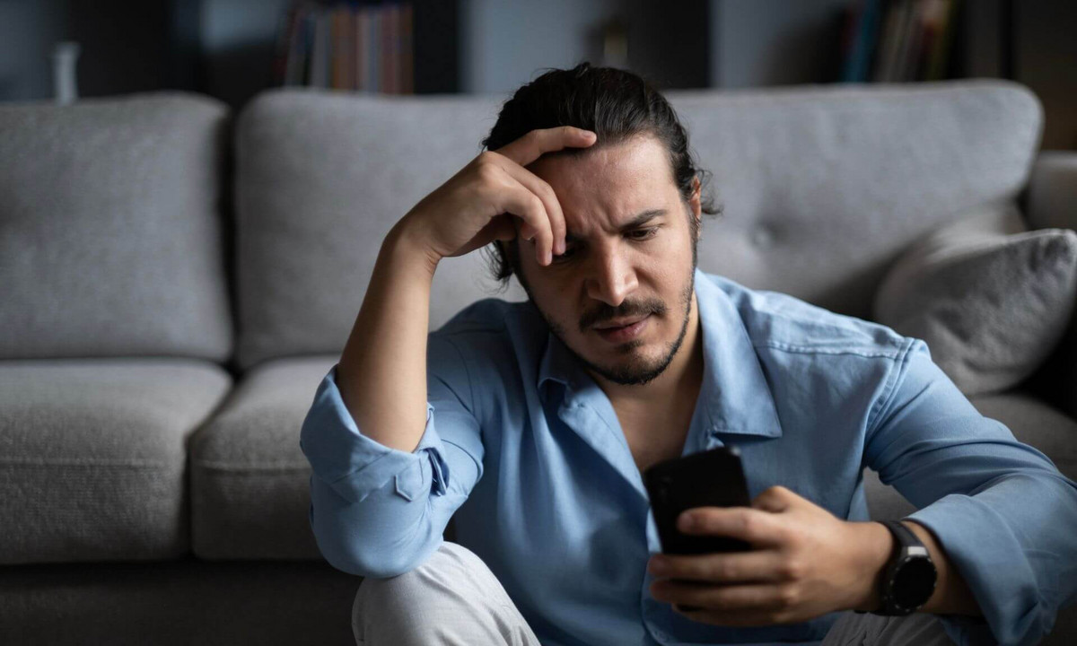 Les données préliminaires montrent que certaines caractéristiques personnelles influencent la manière dont les conflits sont vécus selon le mode de communication utilisé.