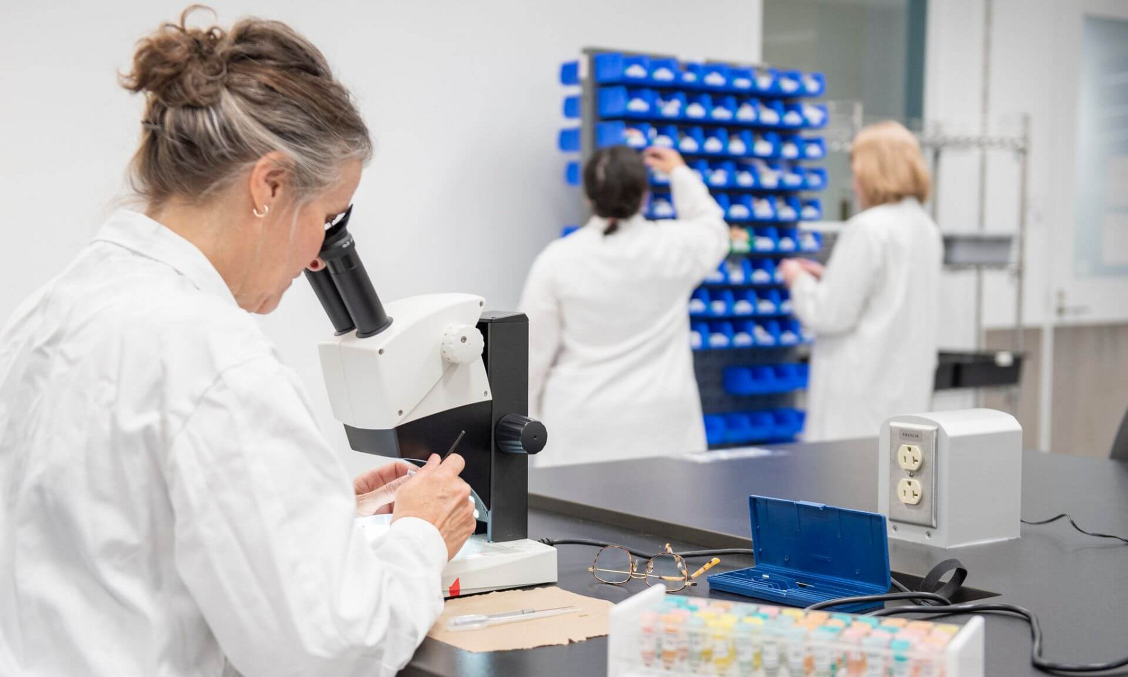 Les projets financés par Génome Québec à l'UdeM réunissent des chercheuses et chercheurs et des partenaires issus des secteurs hospitalier, philanthropique et industriel.