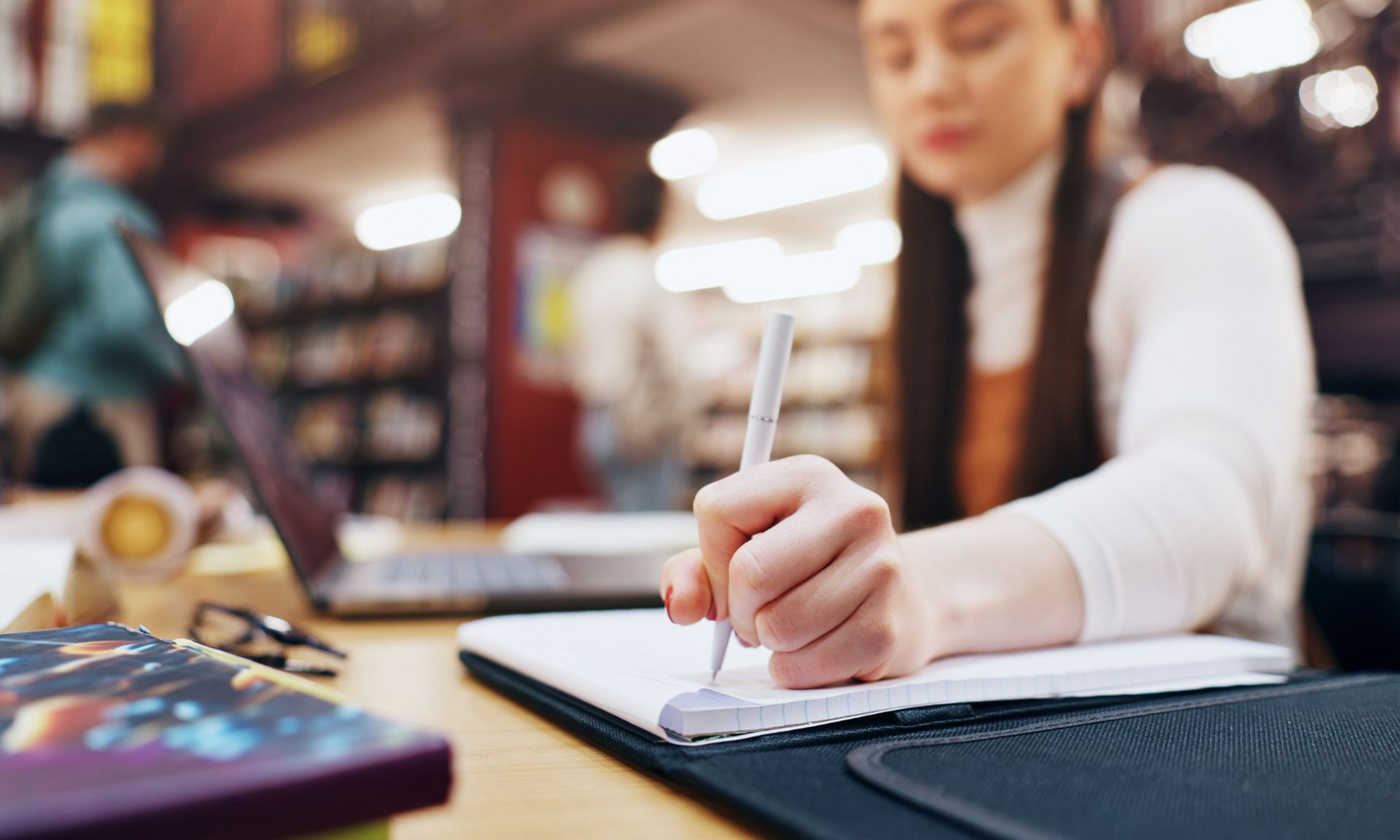 Trois lauréats se partagent les honneurs, représentant autant de grands domaines d’études: arts, lettres et sciences humaines; sciences de la santé; et sciences naturelles et génie.