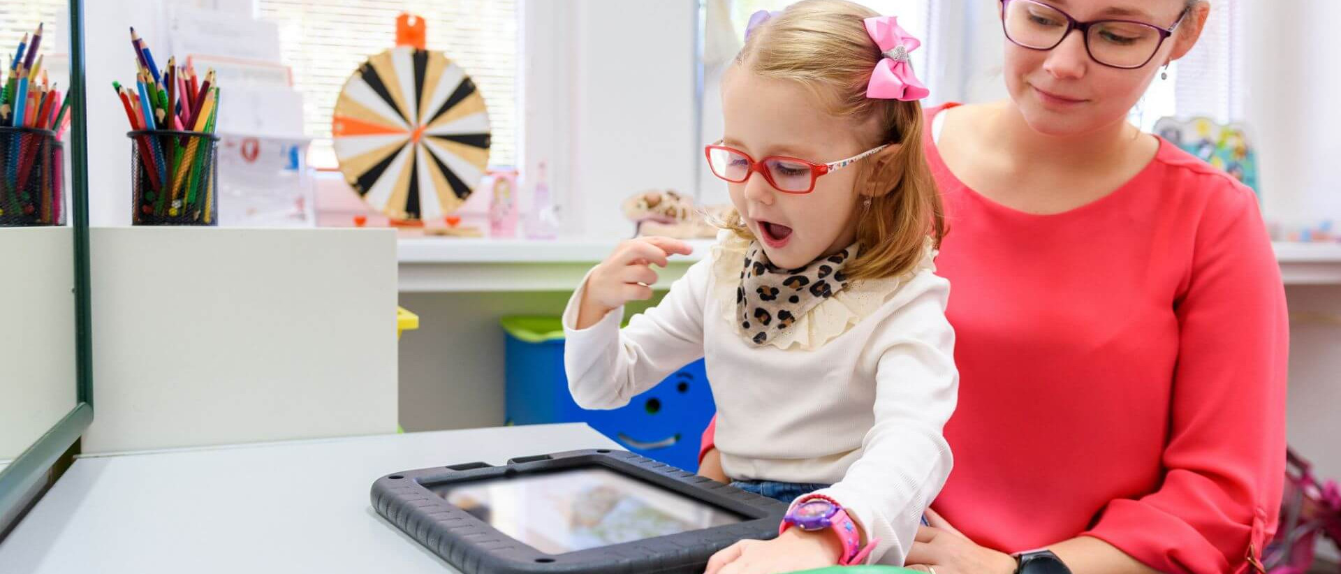 Cette approche pourrait contribuer à réduire les risques d’erreurs de diagnostic lorsque l’orthophoniste n’est pas spécialiste de la langue maternelle de l’enfant.