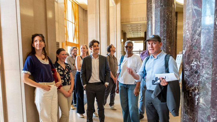 Les nouveaux professeurs ont eu l’occasion de visiter le campus de la montagne, dont l’emblématique pavillon Roger-Gaudry, à la semaine d’accueil institutionnel.
