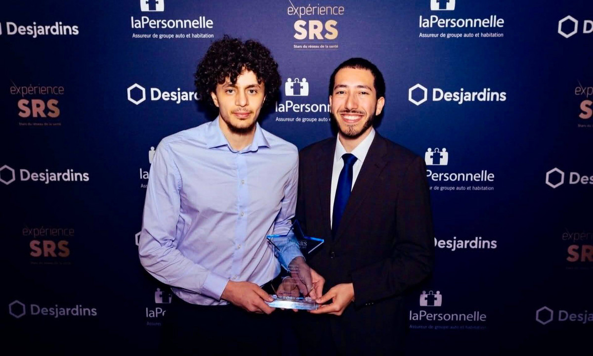 Rabah Achab, vice-président de Cœurs en visite, et Othmane Zekraoui, président et fondateur de l’organisme, lors de la remise d’un Prix Stars du Réseau de la santé 2026.