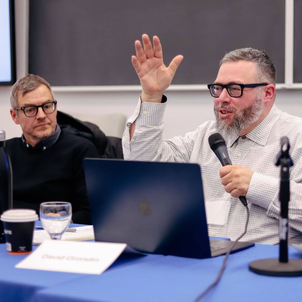 Les professeurs Samuel Tanner et David Grondin lors du panel « Désordres de l'information : enjeux et diagnostic ».