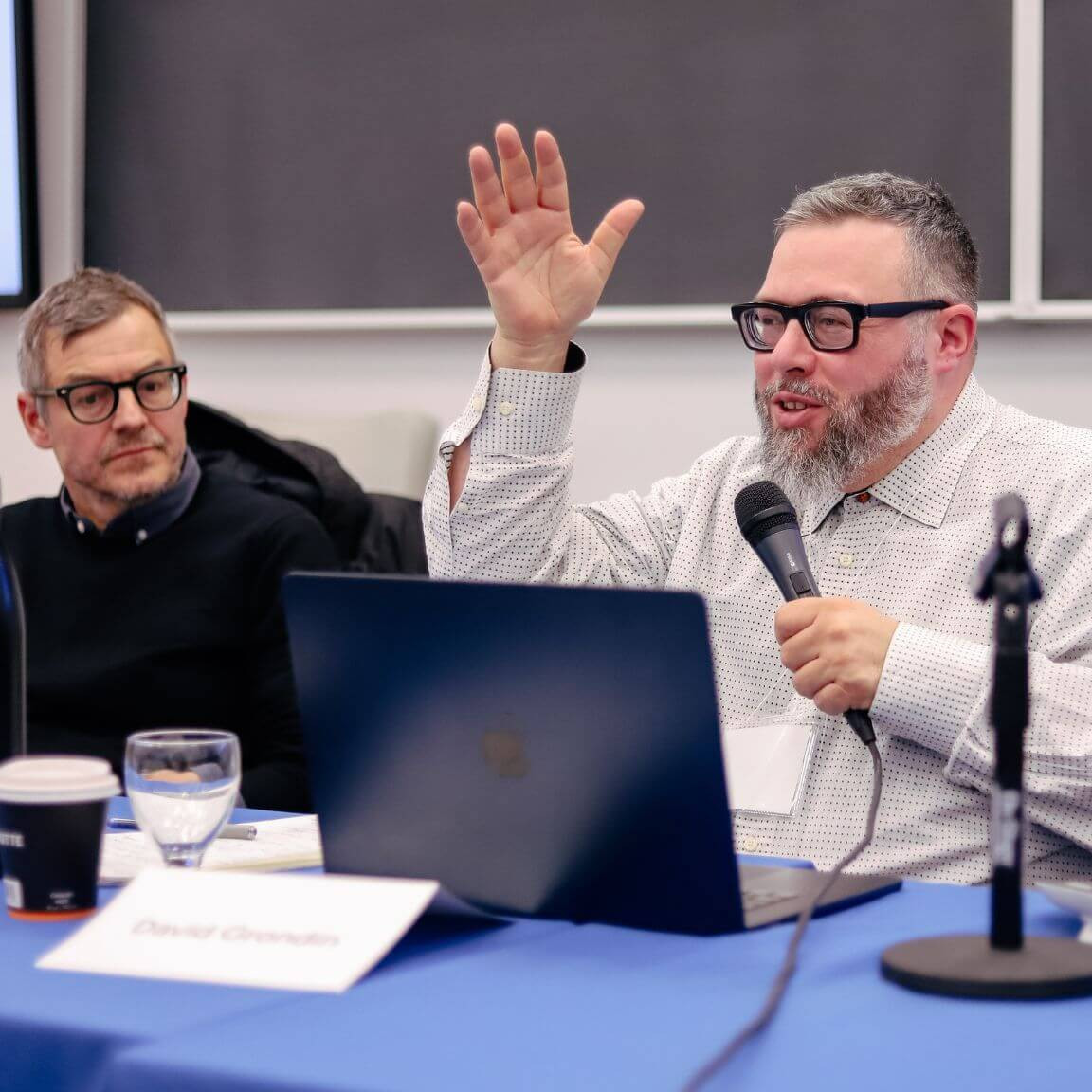 Les professeurs Samuel Tanner et David Grondin lors du panel « Désordres de l'information : enjeux et diagnostic ».