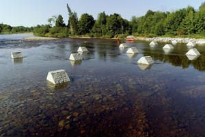 Le système de retenue des glaces sur la rivière Sainte-Anne La rivière Sainte-Anne