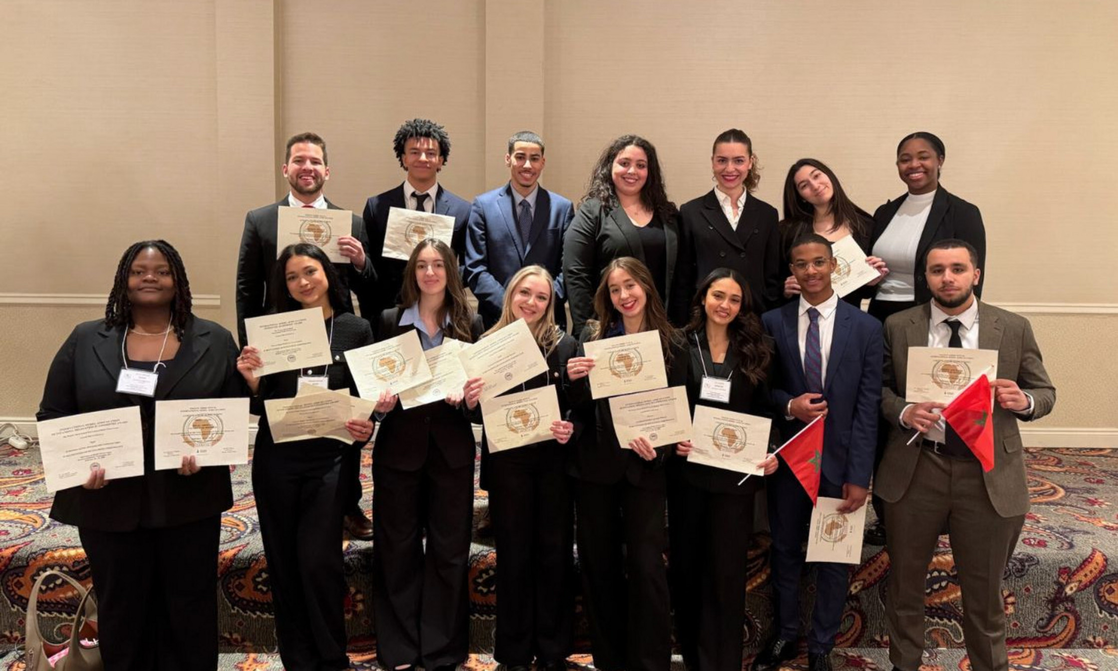 Les prix ont souligné l'excellence du travail individuel des participantes, de la délégation ainsi que le leadership en comité.