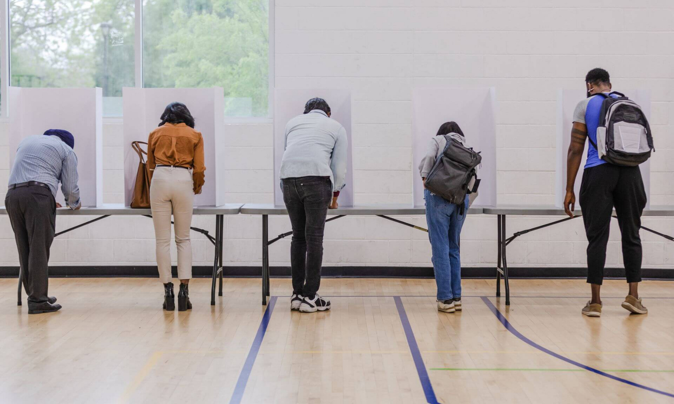 Les menaces de l'IA risquent notamment de fragiliser la participation politique.