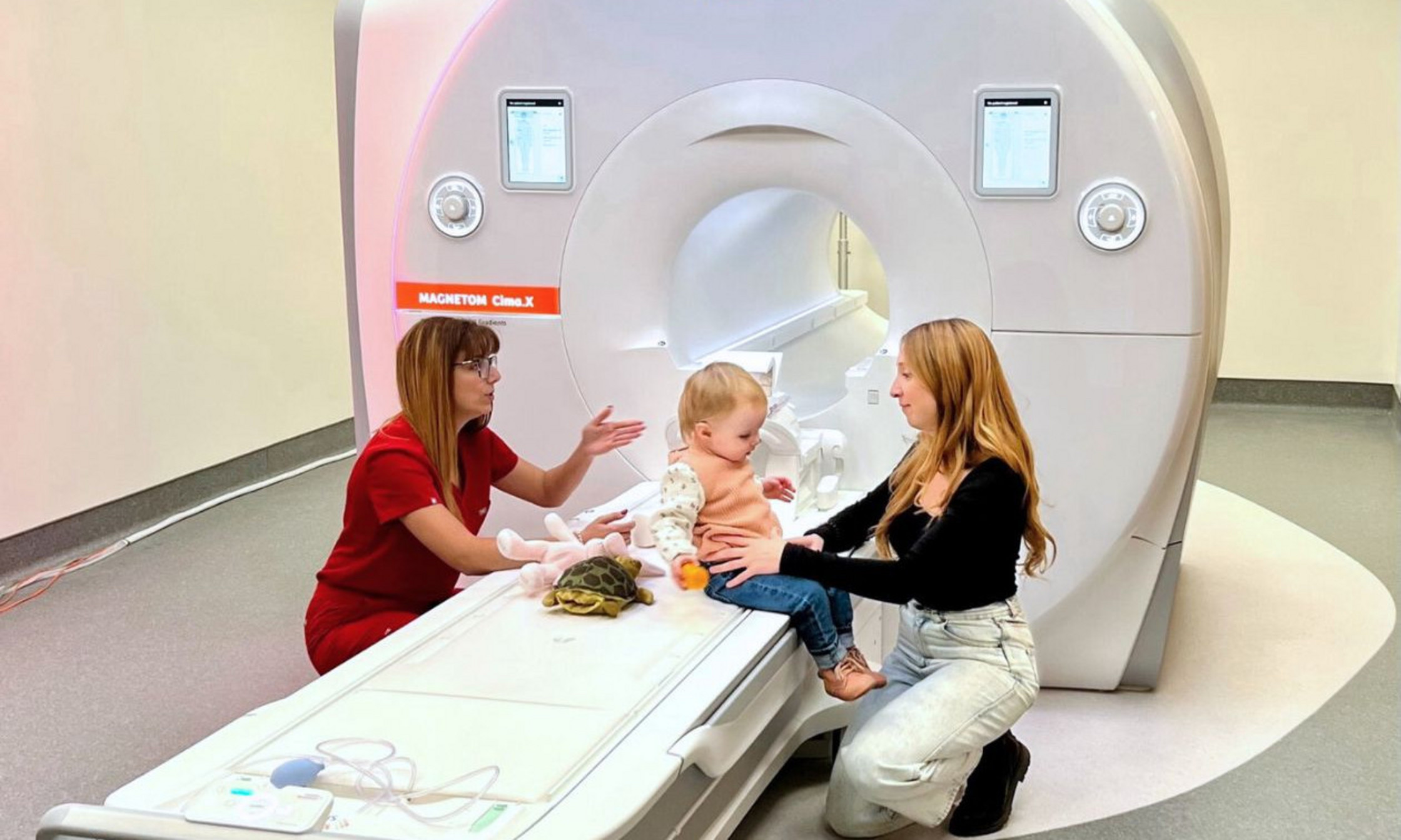 La création du Centre IMAGINE a été rendue possible grâce au financement majeur de la Fondation canadienne pour l’innovation, obtenu avec le soutien de l'Université de Montréal, ainsi qu'au financement du gouvernement du Québec.