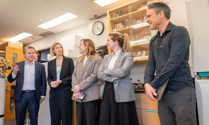 Professor Louis-Éric Trudeau’s laboratory has received a major grant from the Krembil Foundation to further our understanding of dopaminergic neurons and how they are affected in Parkinson’s disease.
