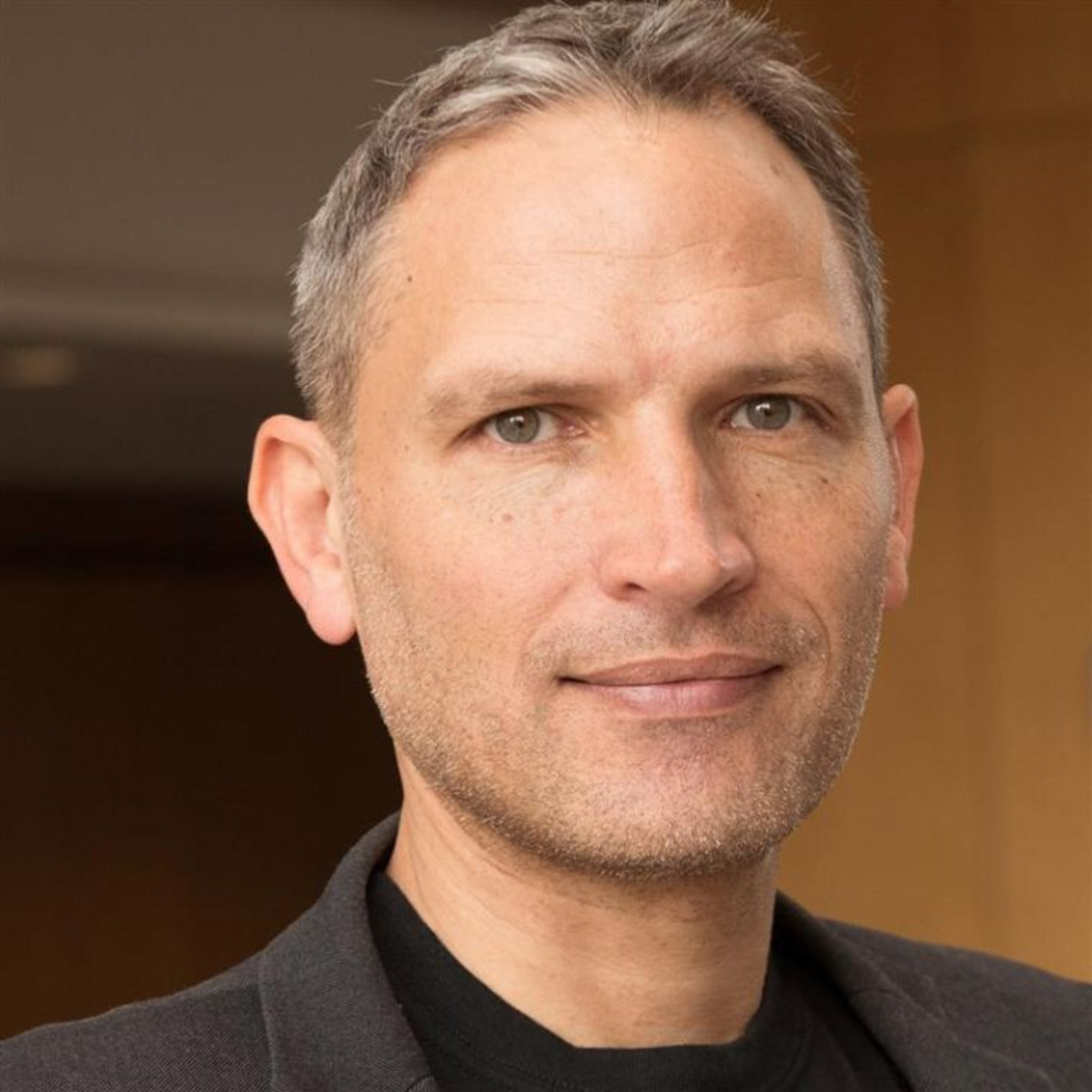 Karim Jerbi, professeur titulaire au Département de psychologie de l'Université de Montréal