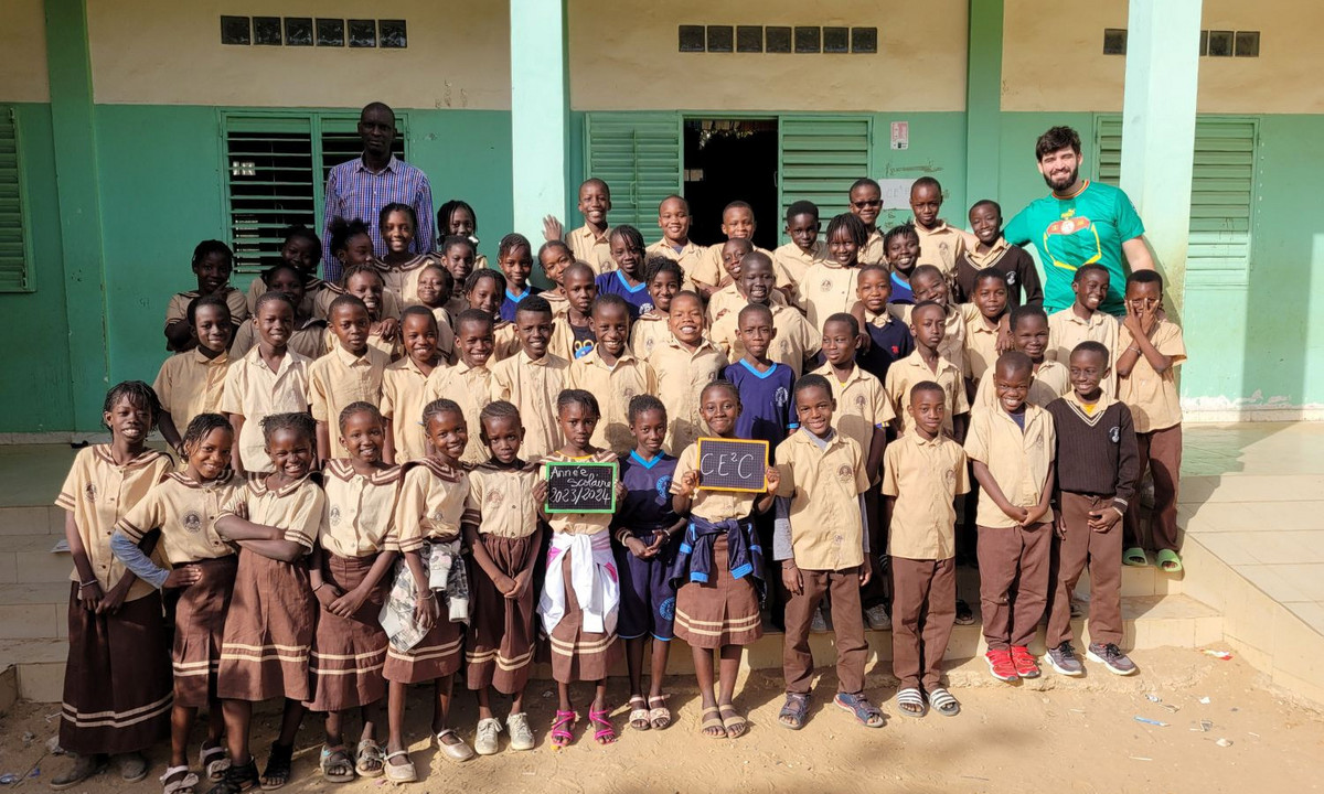 François Pelletier, lors de son stage dans une école au Sénégal
