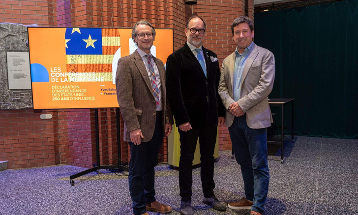 Daniel Jutras with speakers François Furstenberg and Yves Boisvert at the conference ''Déclaration d’indépendance des États-Unis: 250 ans d’influence''.