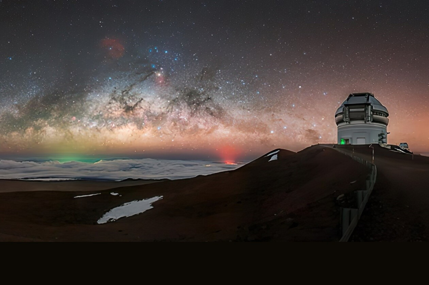 Le télescope Gemini Nord, présenté ici, a été utilisé par Stefan Pelletier et ses collègues pour évaluer la composition atmosphérique de l’exoplanète ultra-chaude WASP-76 b.