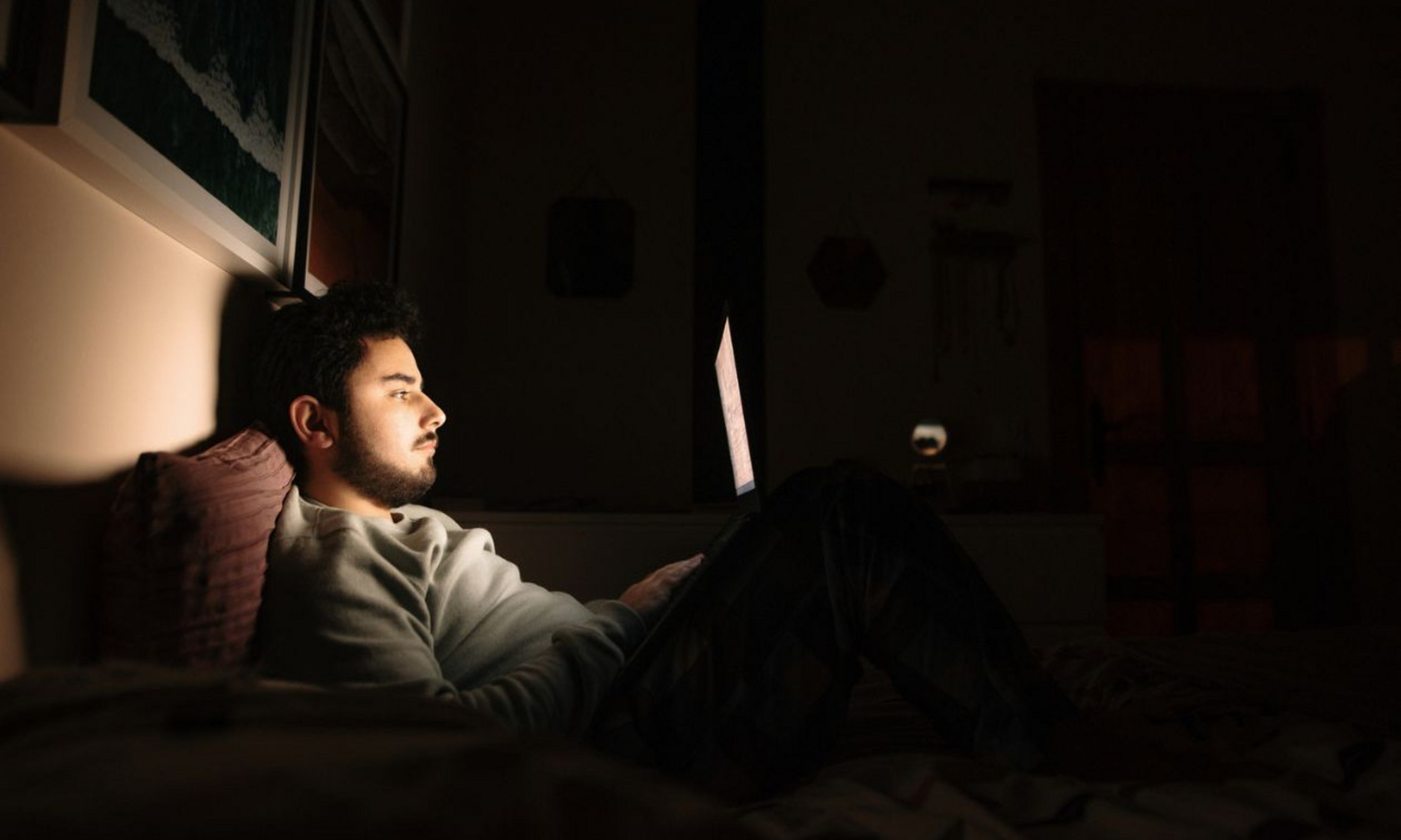 La chercheuse précise que l'utilisation problématique de la pornographie ne concerne pas toutes les personnes qui en consomment très fréquemment. La détresse existe lorsqu’il y a une consommation à outrance, mais surtout en présence d’une incapacité à corriger son comportement.