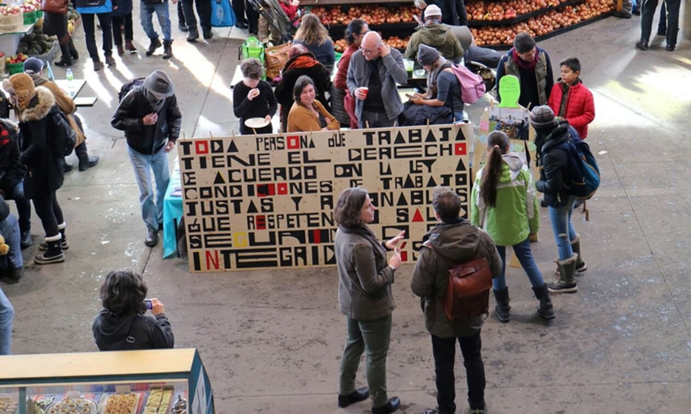 Karen Elaine Spencer, Movin' the charter_01, 2018 | Marché Jean Talon : Patricia Martin, Nuria Carton de Grammont, Linamar Campos Flores, « Chema» (travailleur agricole absent et invisible).