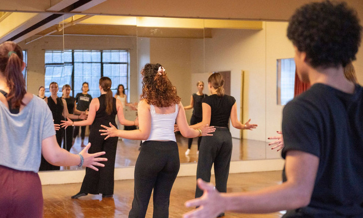 Cet automne, les Activités culturelles des Services à la vie étudiante proposent une programmation pour inciter les membres de la communauté de l’UdeM à s’adonner à de nouvelles passions: cours de jazz Broadway, ateliers d'aquarelle et de création de zines.
