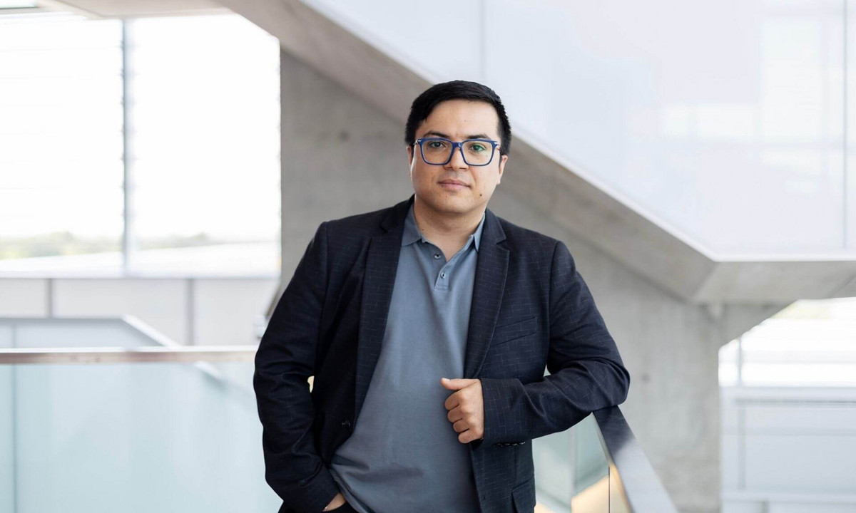 Ehsan Hamzehpoor, professeur au Département de chimie de l'Université de Montréal