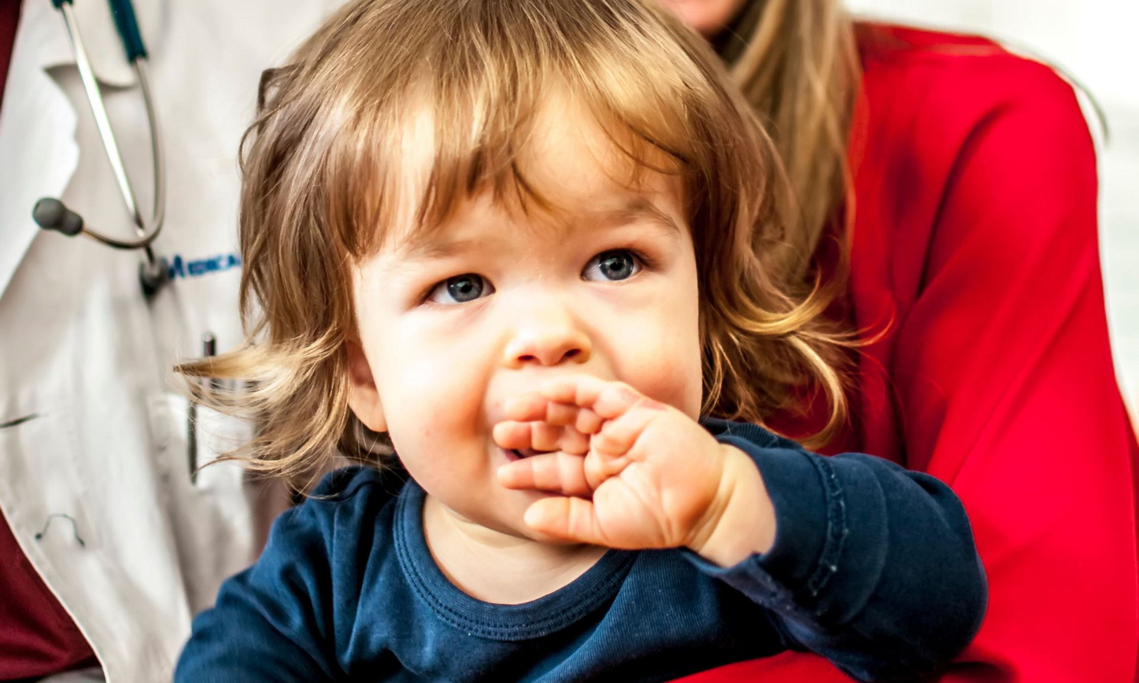 L’achondroplasie se traduit souvent par des malformations osseuses, en plus d'une petite taille.