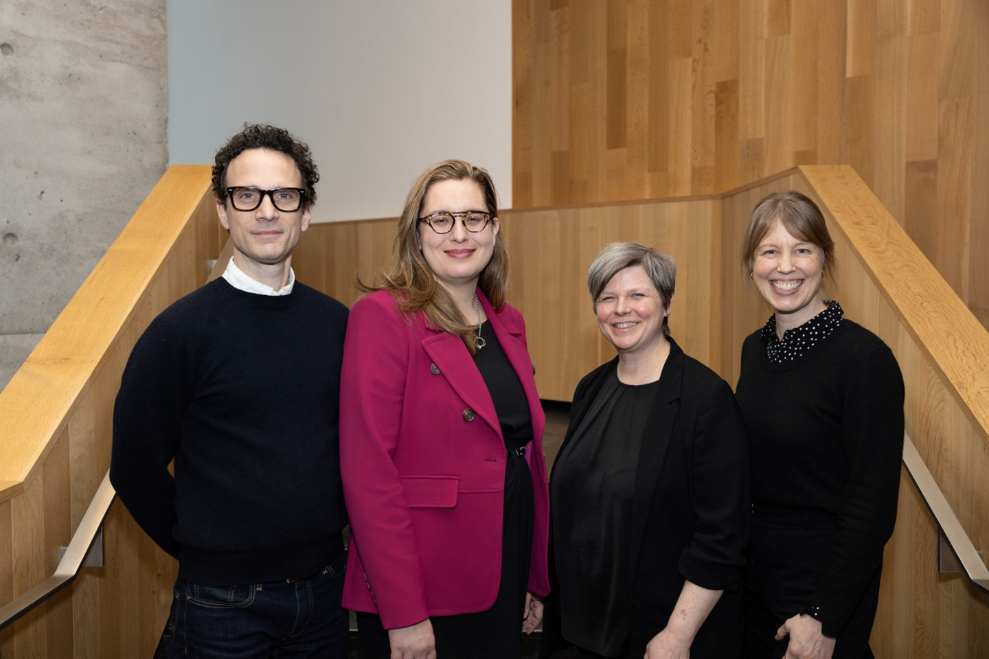De gauche à droite: Stephen Legari, responsable des programmes éducatifs – Art-thérapie, MBAM; Aspasia Karalis, professeure adjointe de clinique à la Faculté de médecine de l’UdeM; Mélanie Deveault, directrice de l’éducation et de l’engagement communautaire, titulaire de la Chaire Ariane Riou et Réal Plourde pour l’art et l’éducation au service de la communauté, au MBAM; et Kate Walker, Responsable de programmes, MBAM.