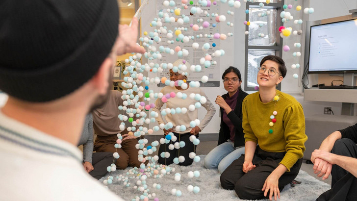 Le Fest’hiver se déroule sur les campus de l’UdeM avec une programmation diversifiée afin de célébrer la saison froide sous le signe de la rencontre, de la culture et du partage.