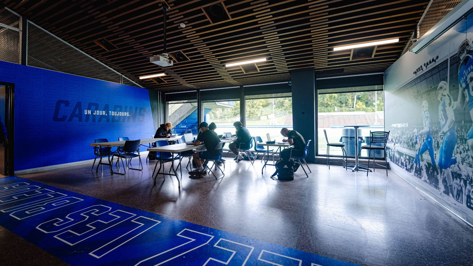 Le salon des Carabins Guy-Fréchette au CEPSUM