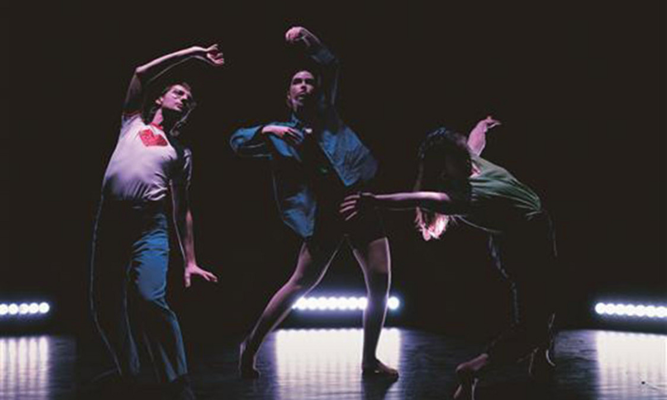 Vincent Billé, Émily Valois et Sara-Maude Leclerc, interprètes de la troupe Danse Université de Montréal