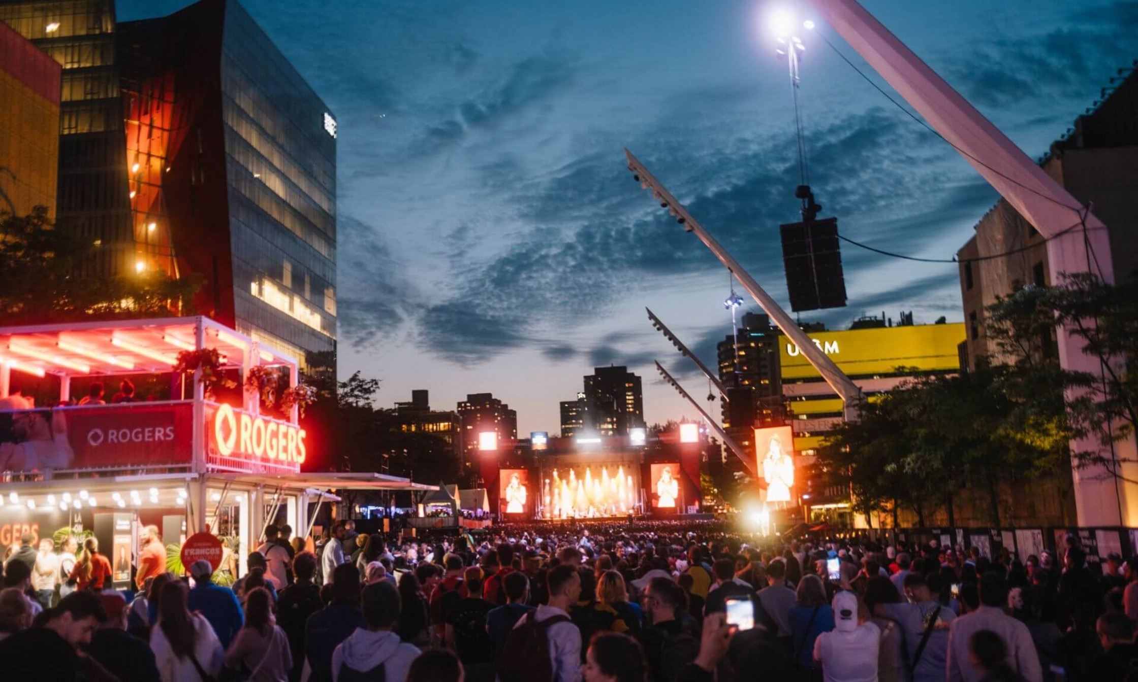 Les groupes qui se trouvent exclus des grandes fêtes urbaines sont plus nombreux que le reflètent les chiffres de fréquentation.