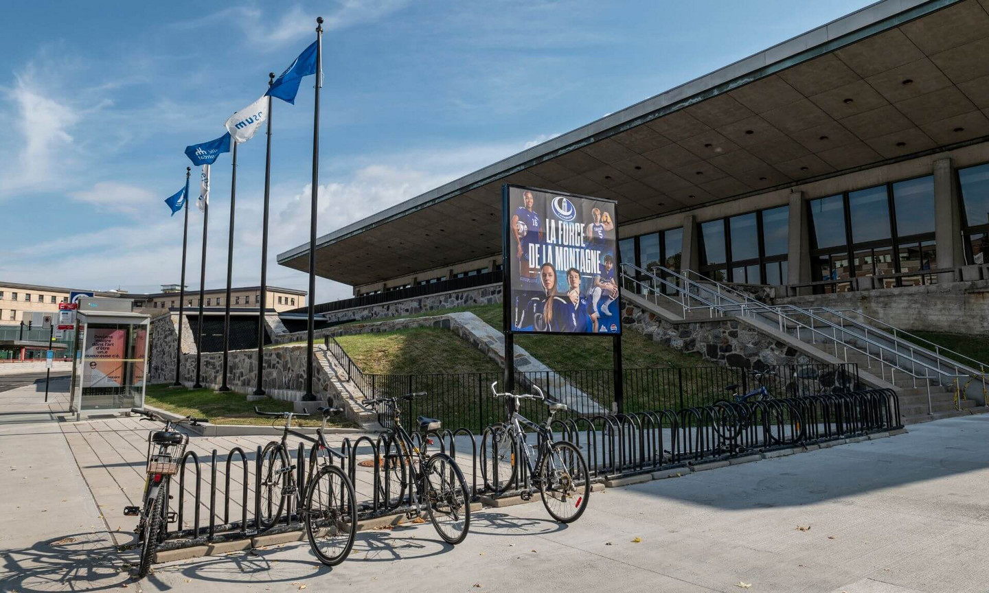 Réfection du parvis devant le CEPSUM