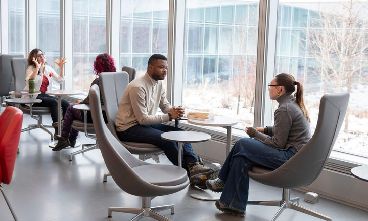 To celebrate Francofête, the UdeM community is heading to the 'bibliothèques vivantes' to experience and promote the oldest form of knowledge sharing: conversation.