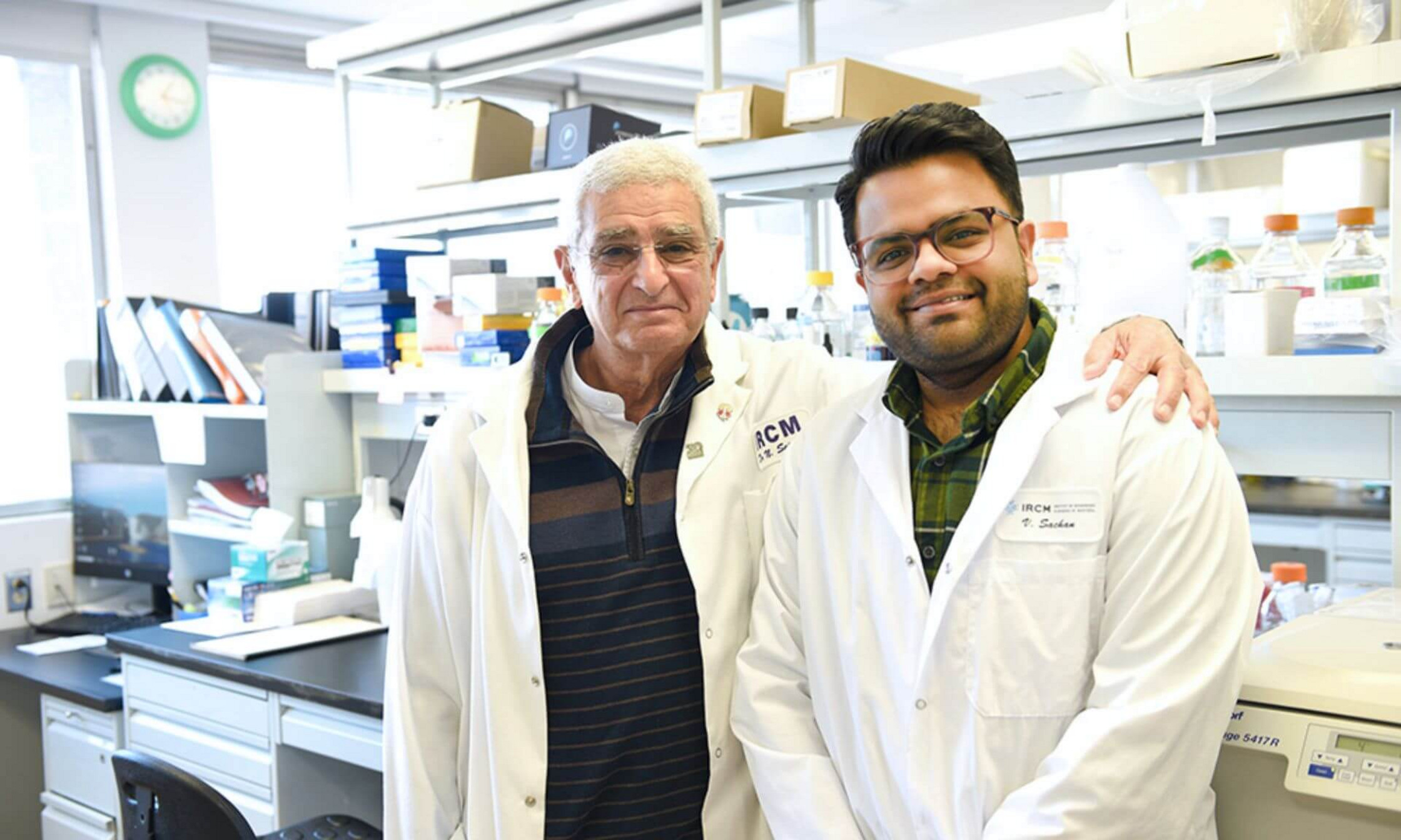 Dr Nabil Seidah et son doctorant Vatsal Sachan
